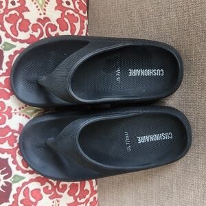 Cushionaire Women's Sandals NWOT